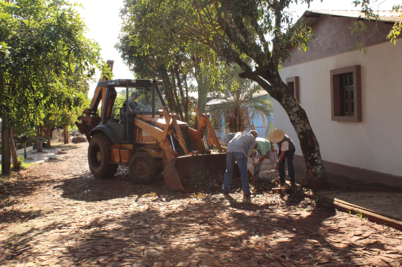 Prefeito Ruben Weimer determina intensificação na limpeza urbana